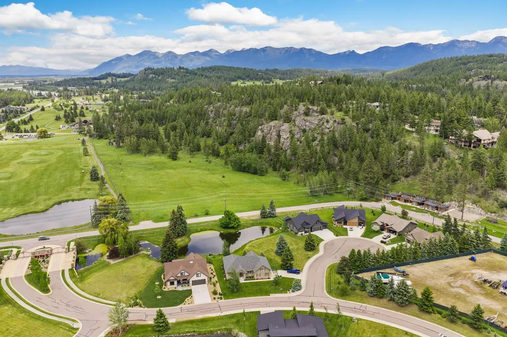 50 Lake Pointe Way Bigfork MT 59911