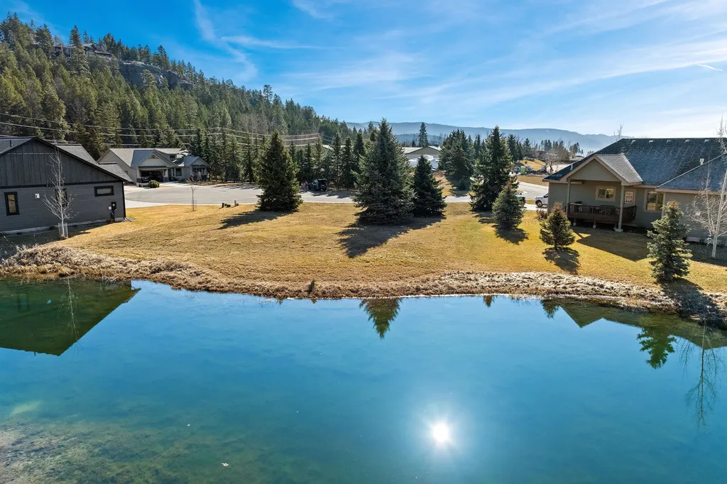 50 Lake Pointe Way Bigfork MT 59911