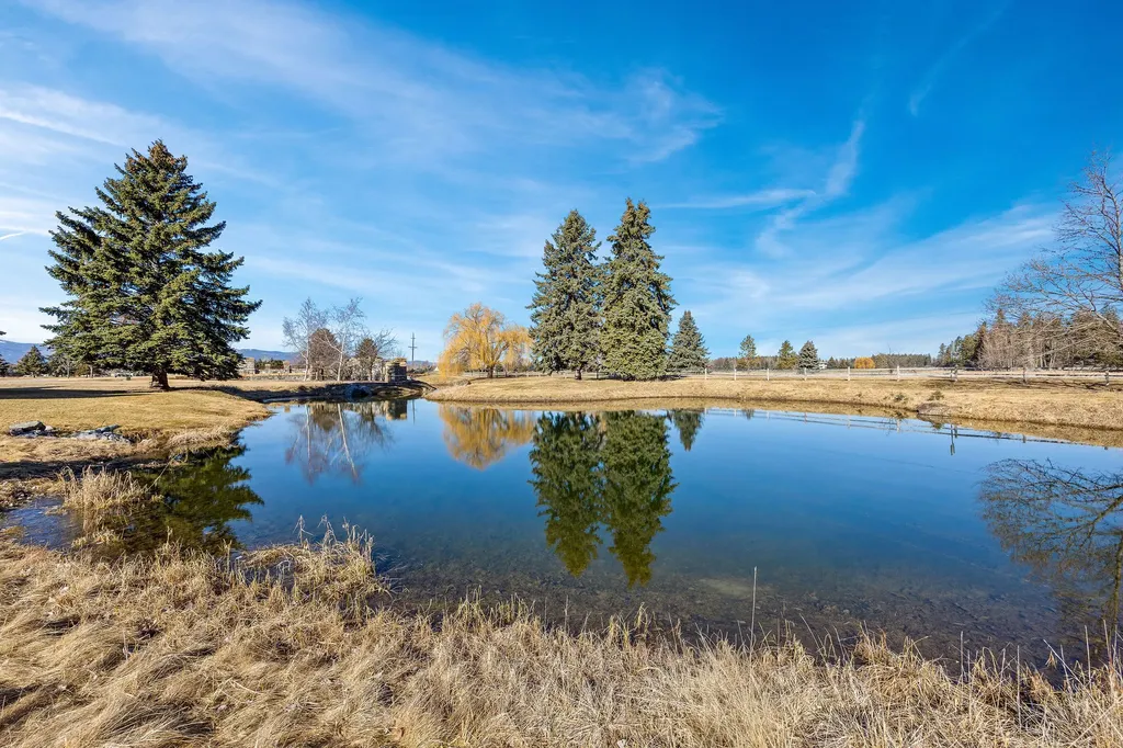 50 Lake Pointe Way Bigfork MT 59911