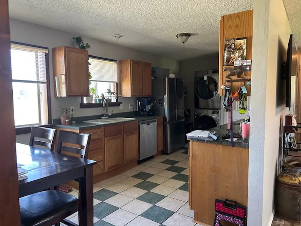 231 Silverbow Drive Victor MT 59875