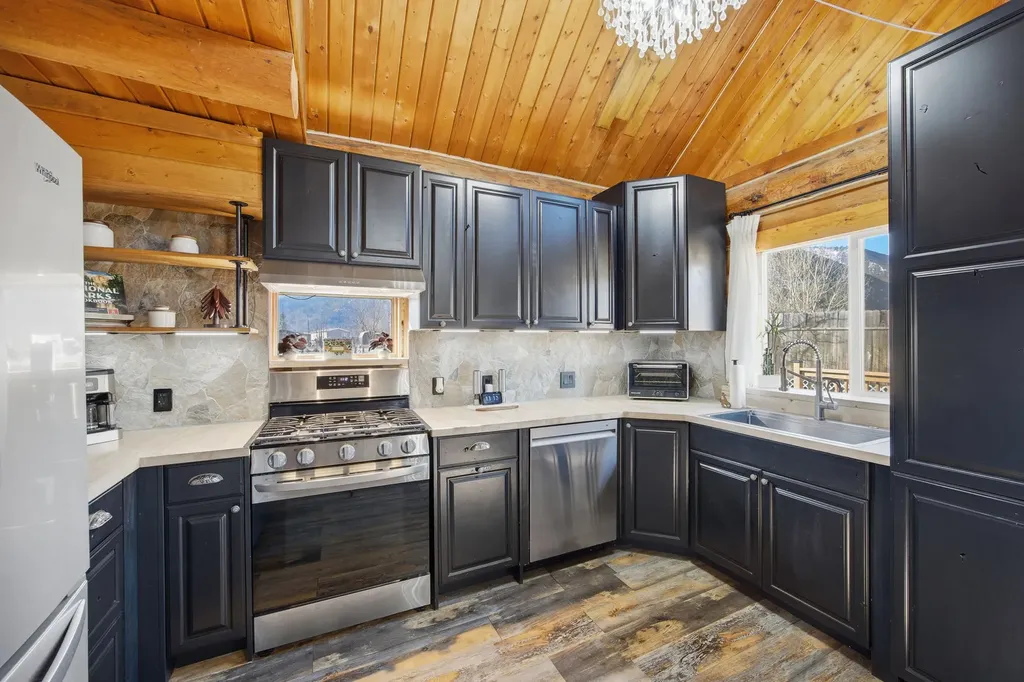 12407 Hawk Lane Clinton MT 59825