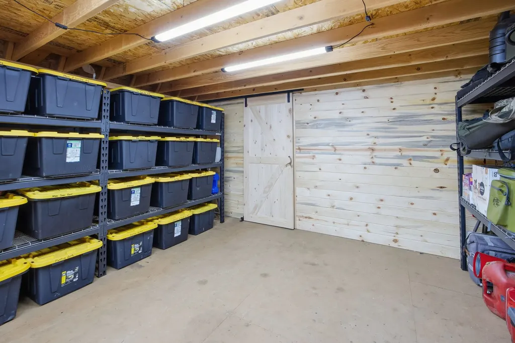 12407 Hawk Lane Clinton MT 59825