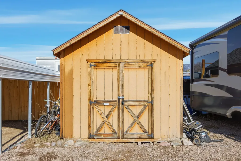 12407 Hawk Lane Clinton MT 59825