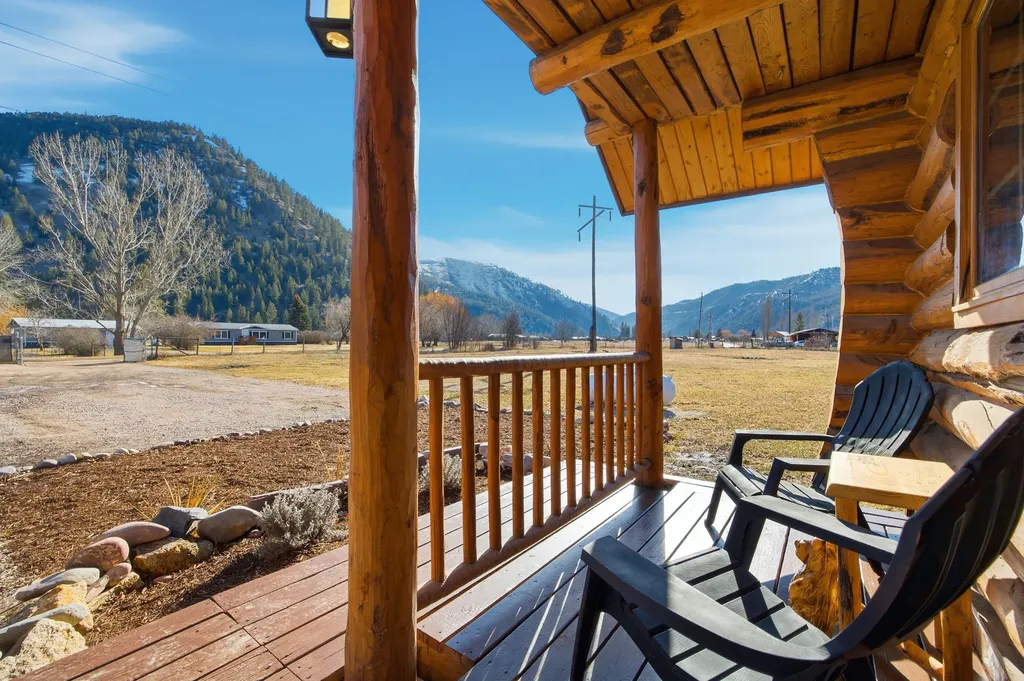12407 Hawk Lane Clinton MT 59825