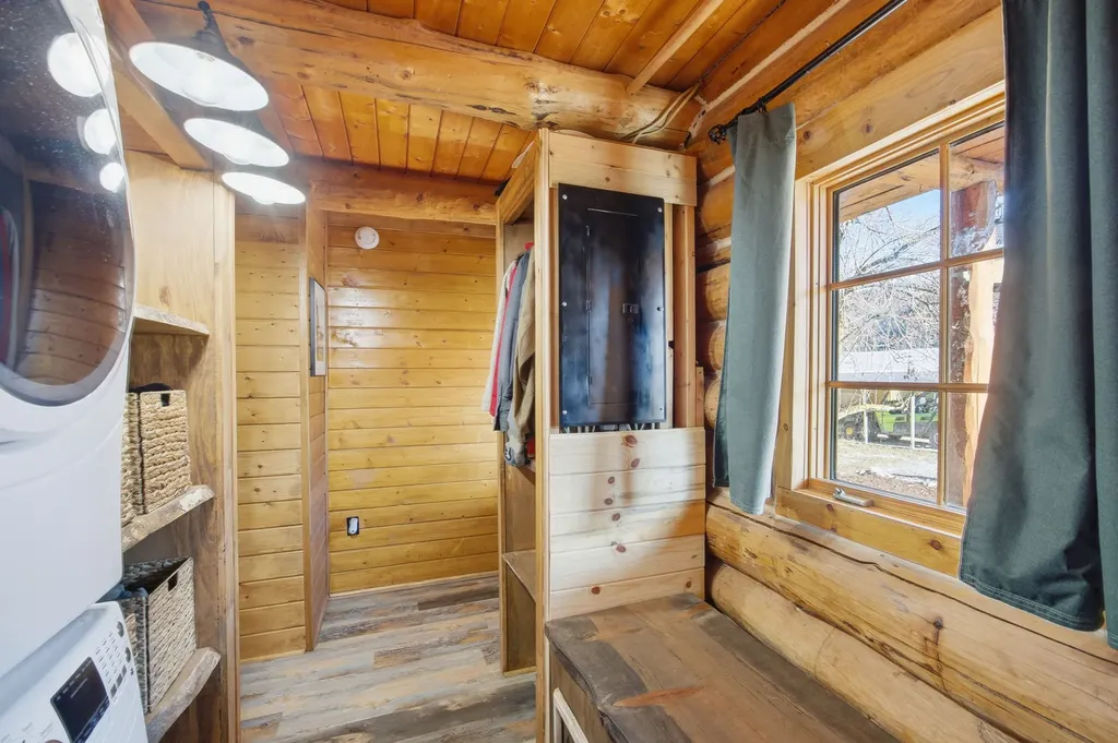 12407 Hawk Lane Clinton MT 59825