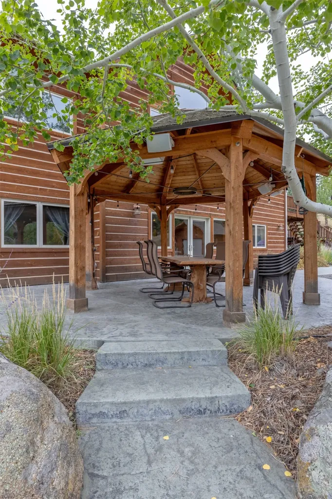 214 Solomon Mountain Road Clancy MT 59634