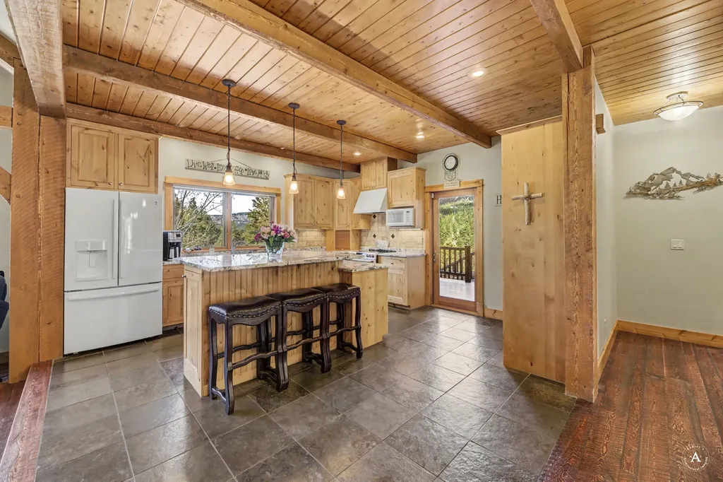 214 Solomon Mountain Road Clancy MT 59634