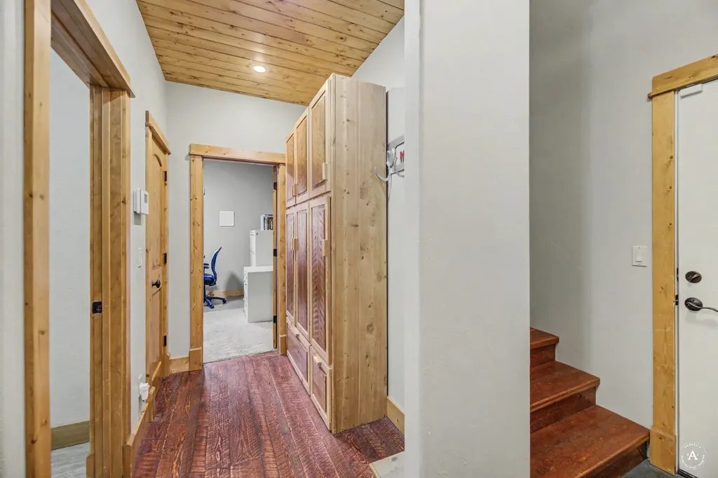 214 Solomon Mountain Road Clancy MT 59634