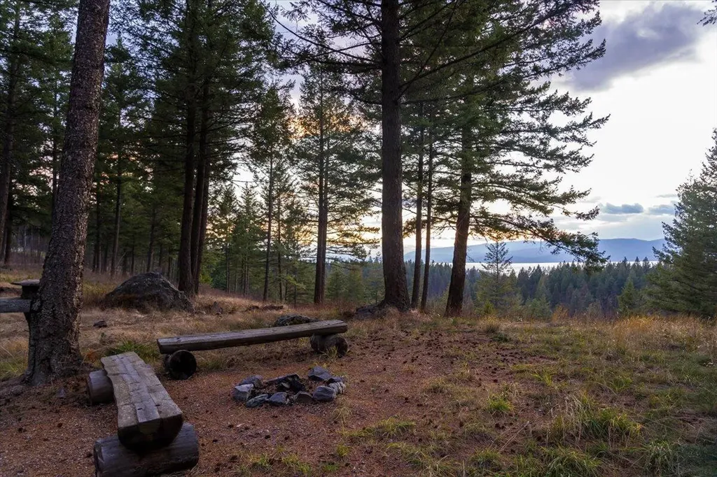 237 Timberjack Trail Bigfork MT 59911