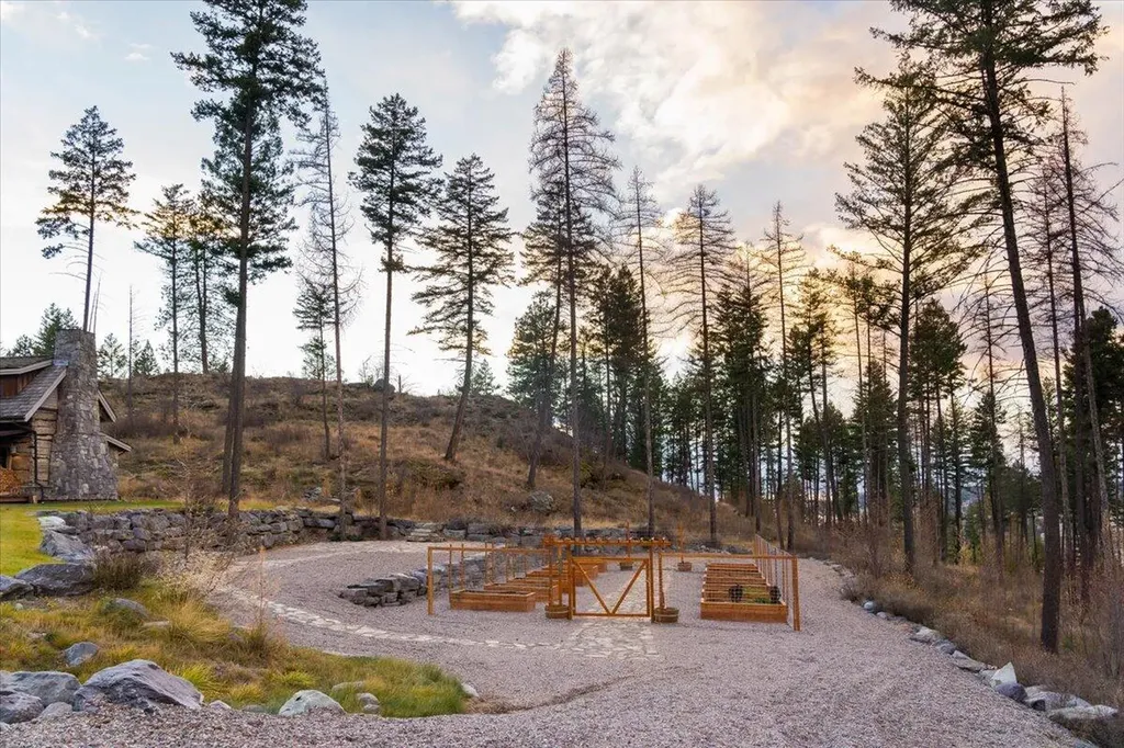 237 Timberjack Trail Bigfork MT 59911