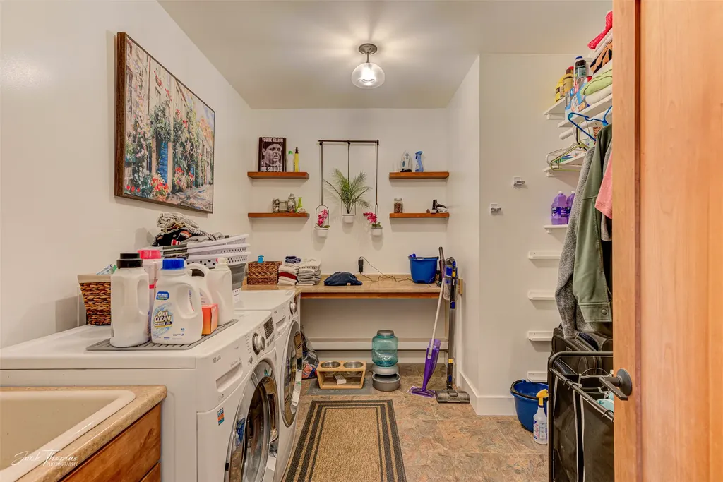 1142 E Lewis Street East Helena MT 59635