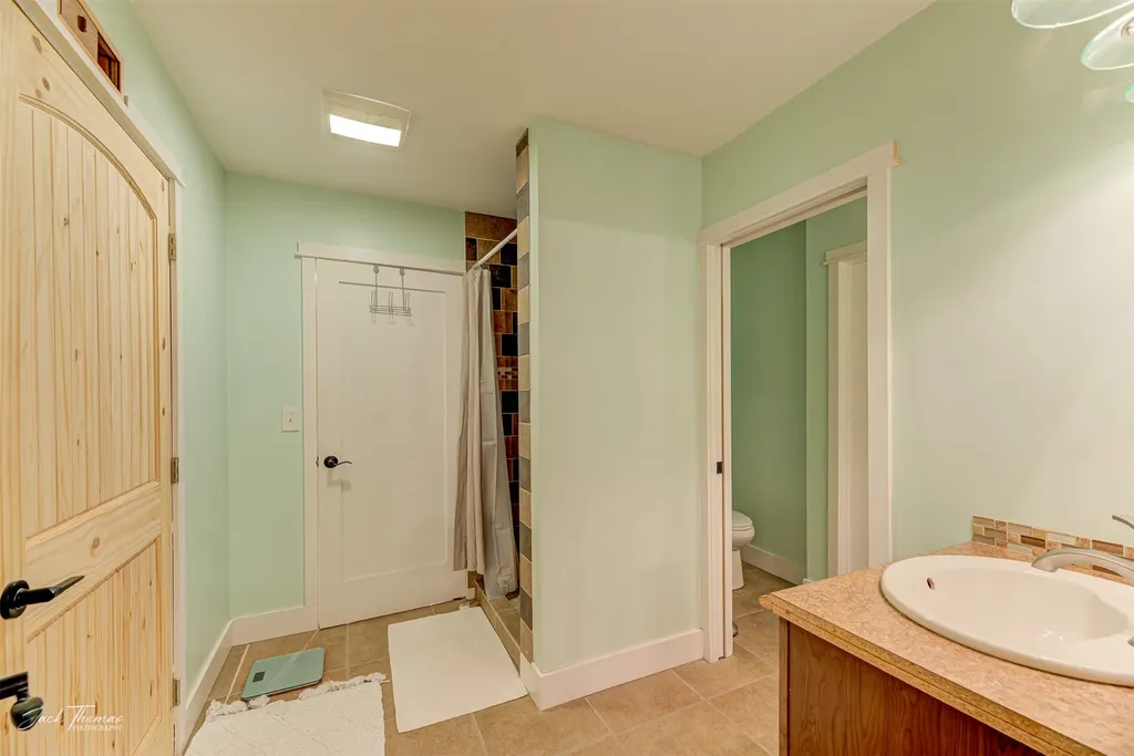 1142 E Lewis Street East Helena MT 59635