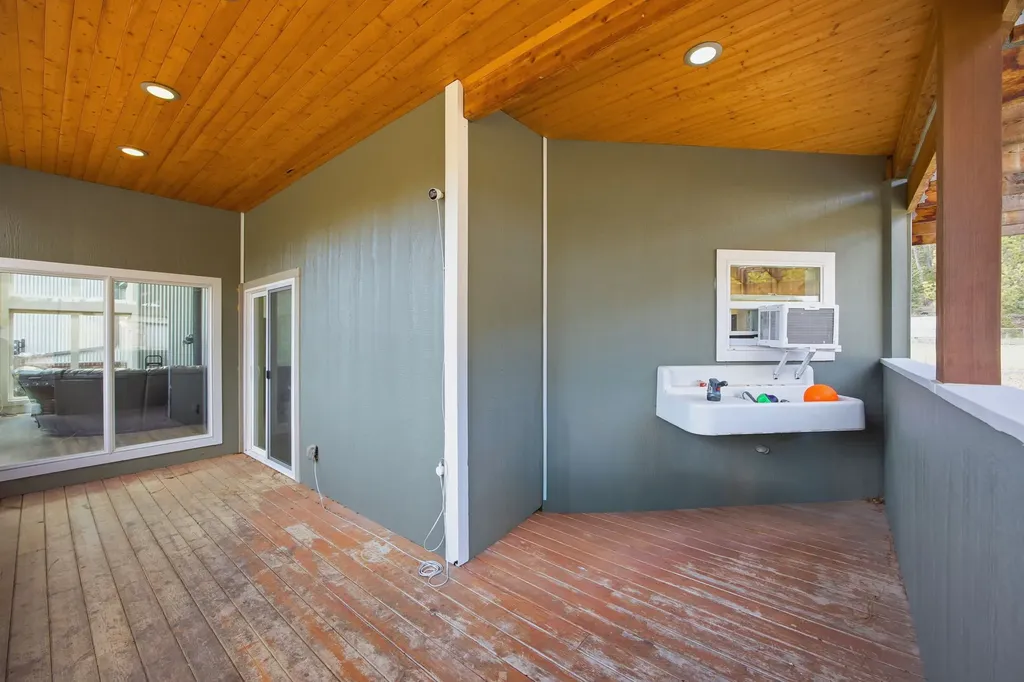11327 Sleeman Lane Lolo MT 59847