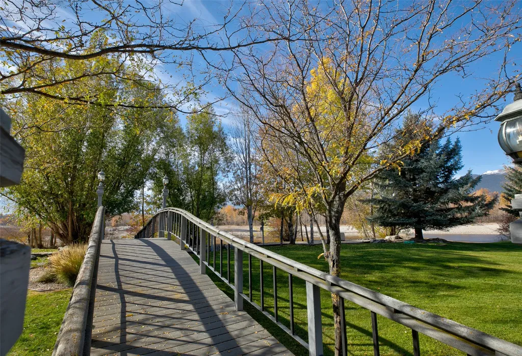 2725 River Bend Lane Stevensville MT 59870