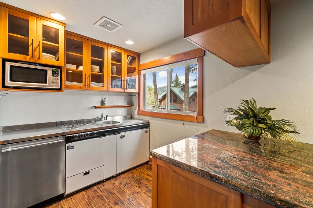 15024 Yenne Point Road Bigfork MT 59911