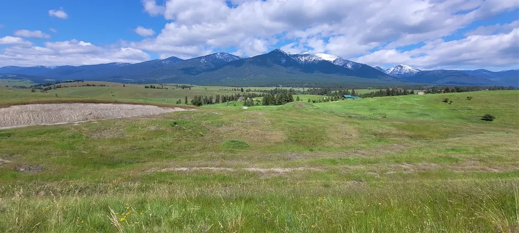 89 Grassy Loop Eureka MT 59917