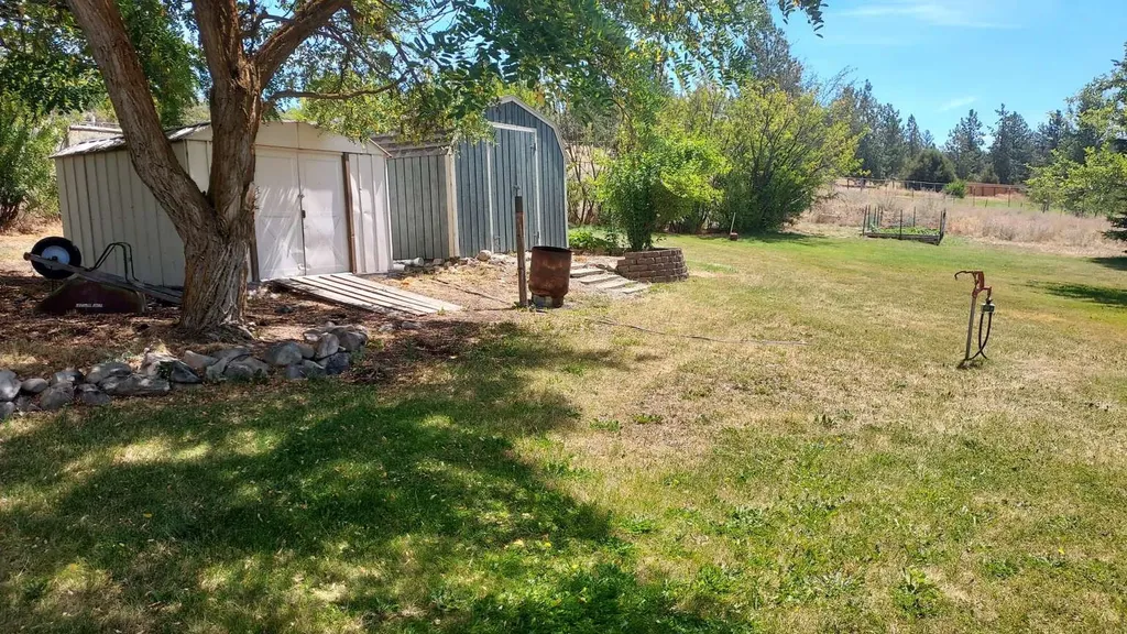 1025 Iron Cap Drive Stevensville MT 59870