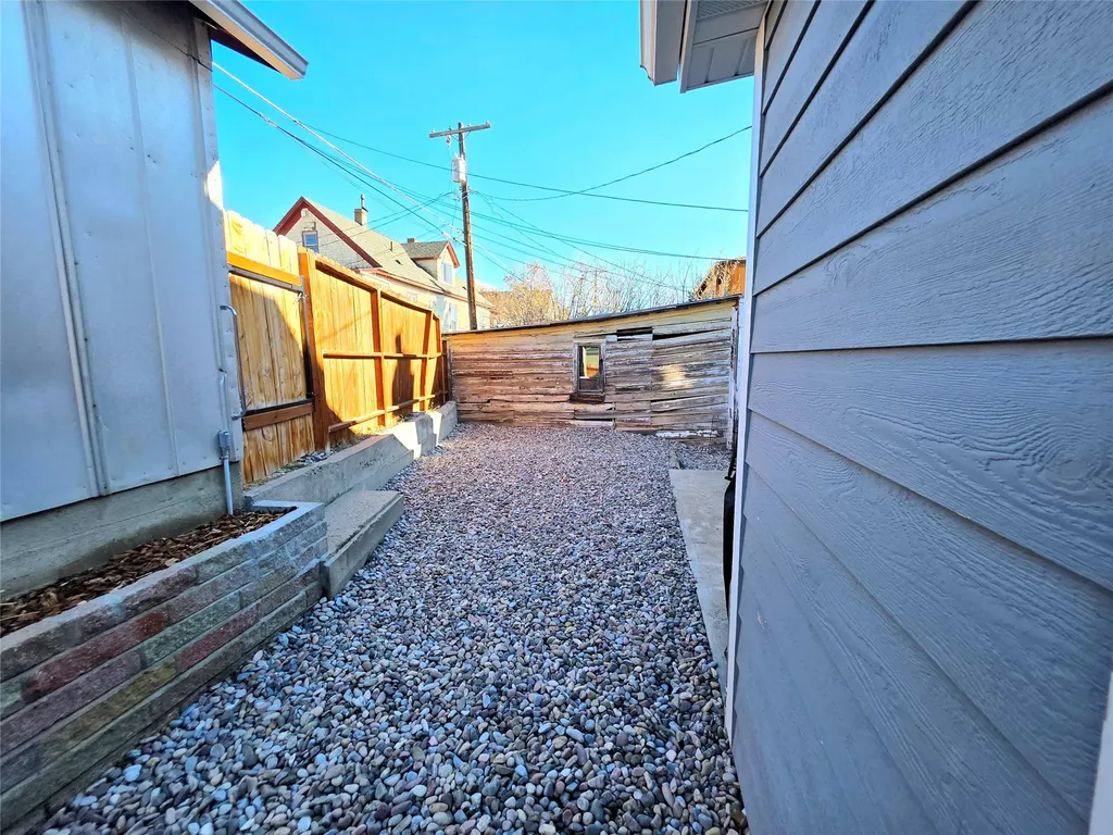 1009 Caledonia Street Butte MT 59701