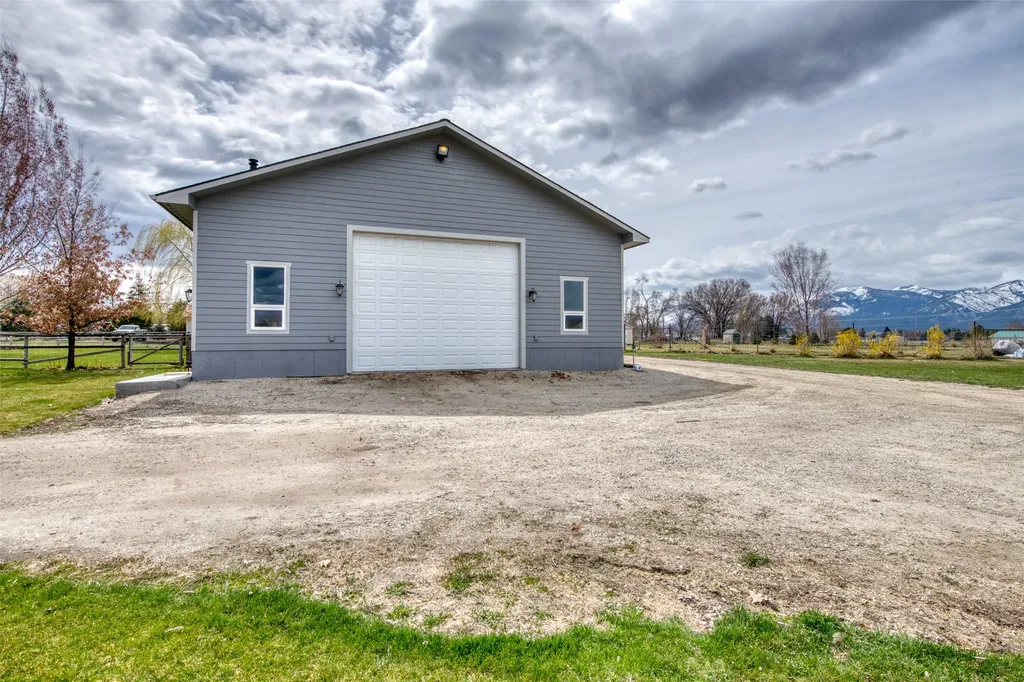 375 Whispering Willow Way Corvallis MT 59828