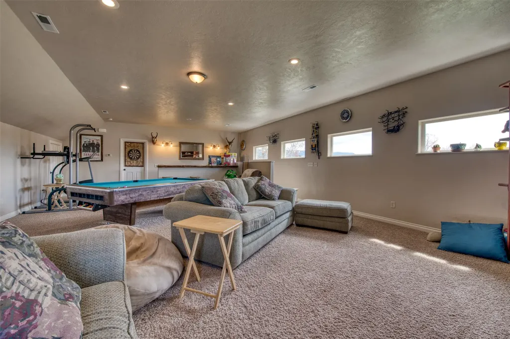 375 Whispering Willow Way Corvallis MT 59828