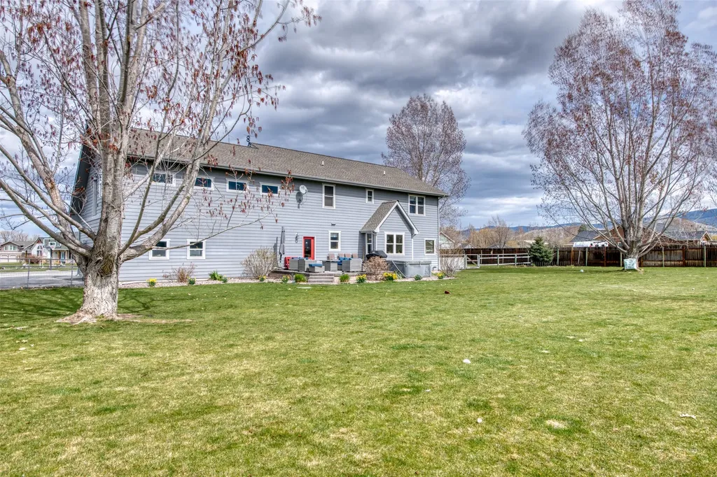 375 Whispering Willow Way Corvallis MT 59828