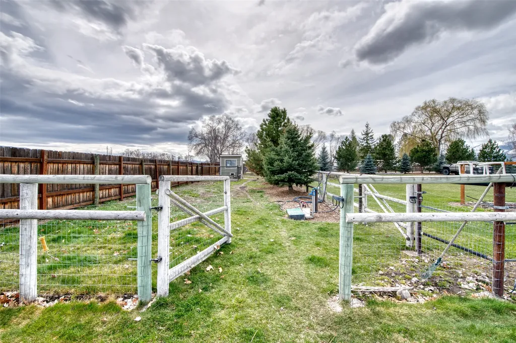 375 Whispering Willow Way Corvallis MT 59828