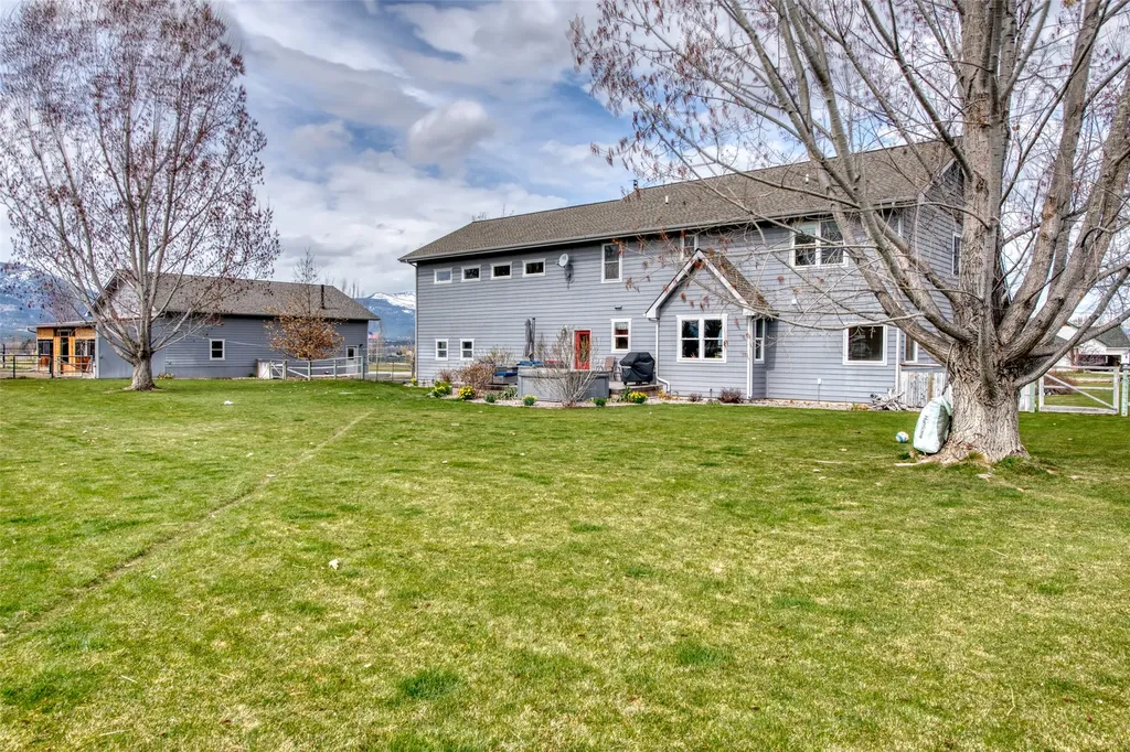375 Whispering Willow Way Corvallis MT 59828