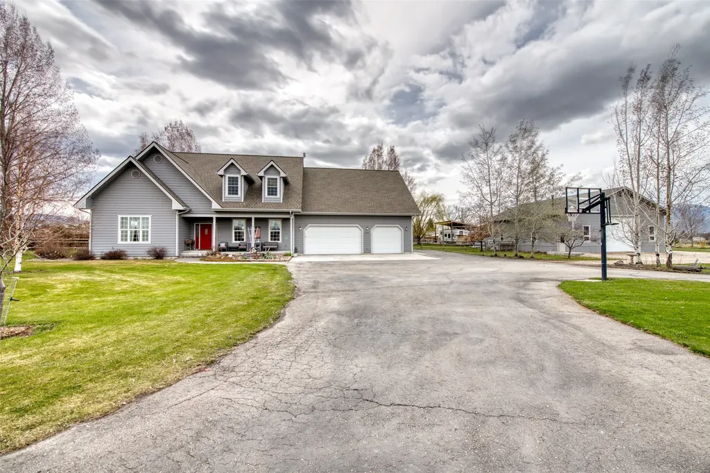 375 Whispering Willow Way Corvallis MT 59828