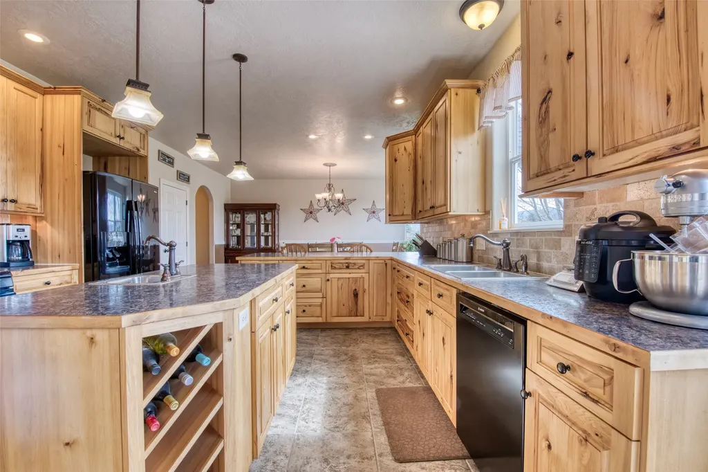 375 Whispering Willow Way Corvallis MT 59828