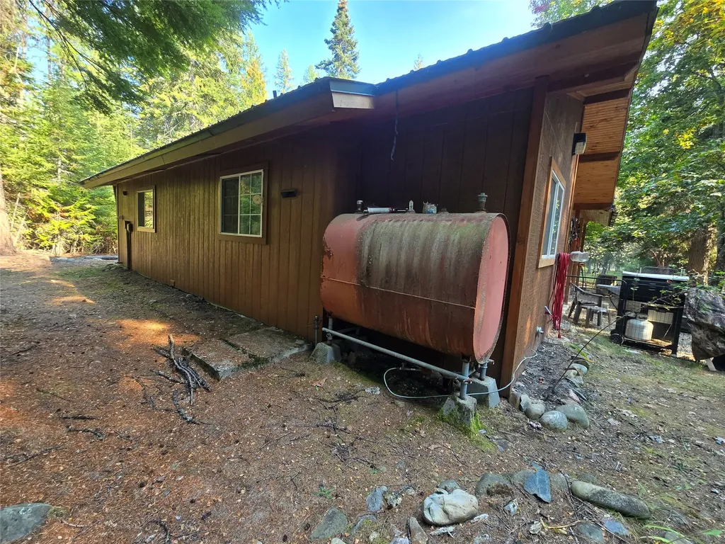 401 Western Larch Lane Yaak MT 59935