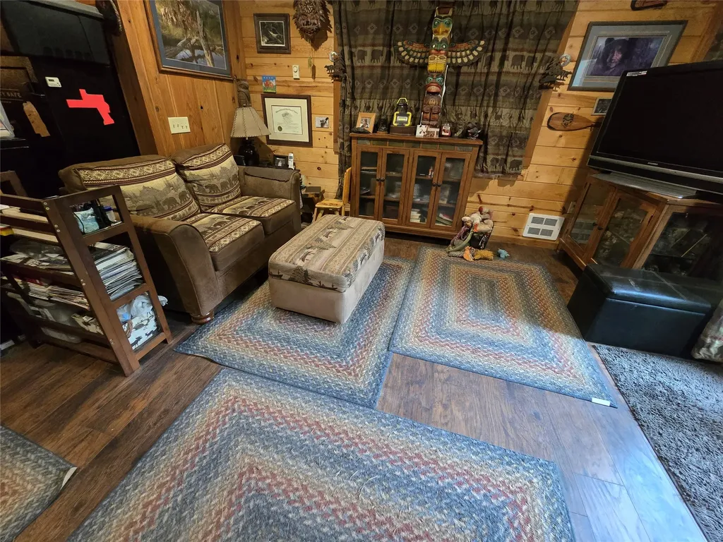 401 Western Larch Lane Yaak MT 59935