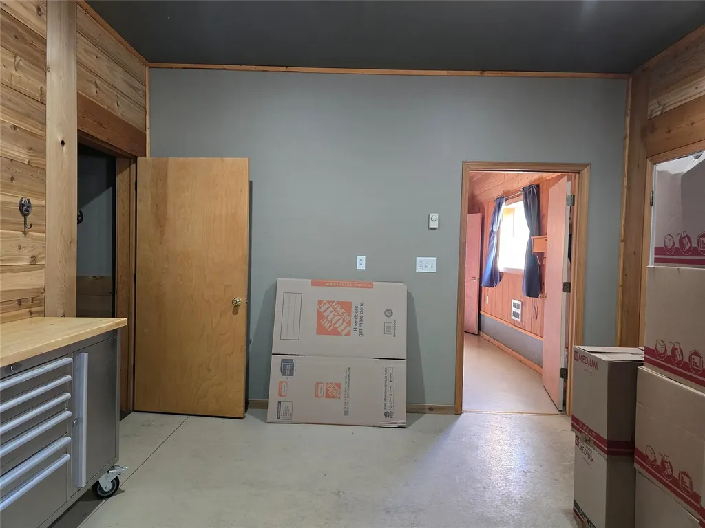401 Western Larch Lane Yaak MT 59935