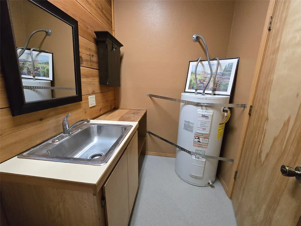 401 Western Larch Lane Yaak MT 59935