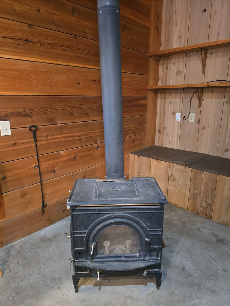 401 Western Larch Lane Yaak MT 59935