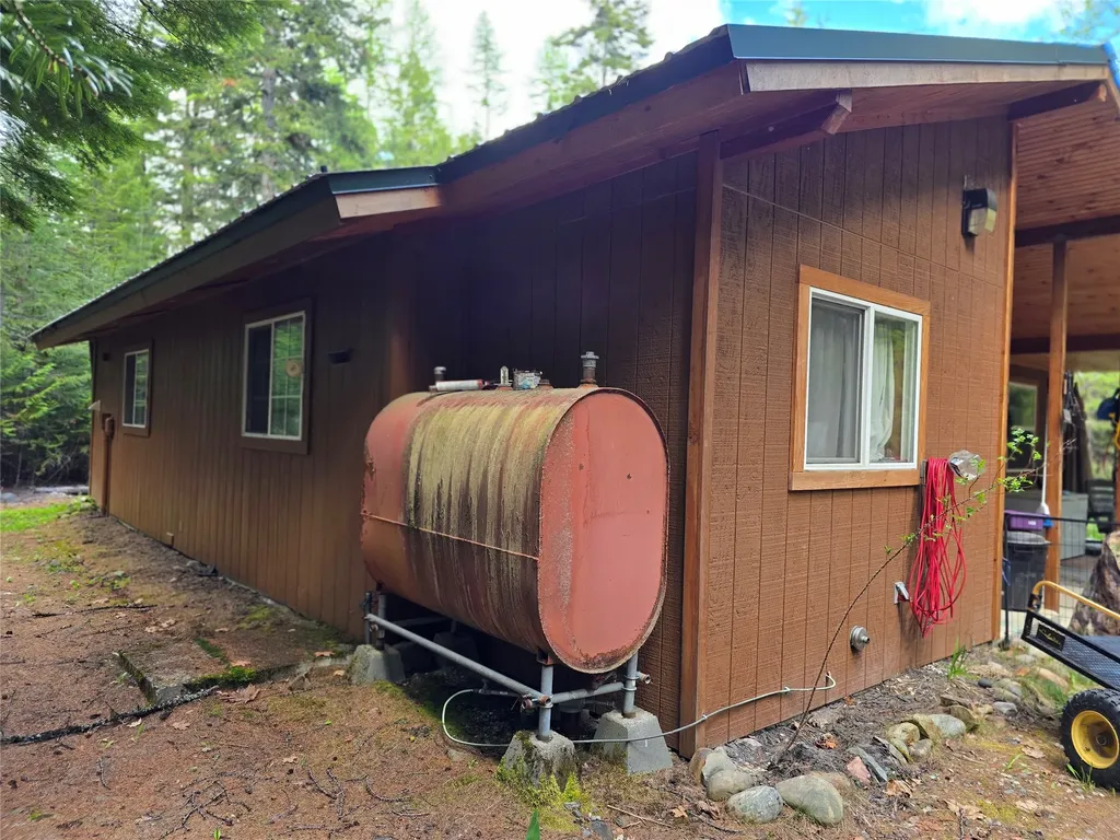 401 Western Larch Lane Yaak MT 59935