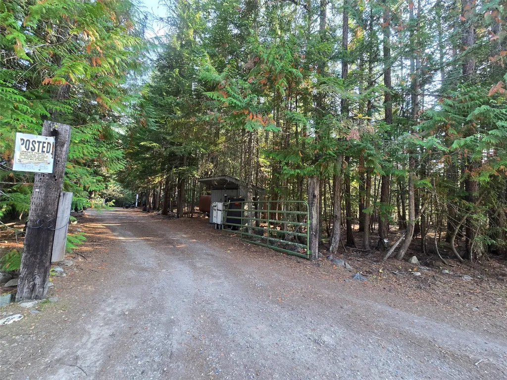 401 Western Larch Lane Yaak MT 59935