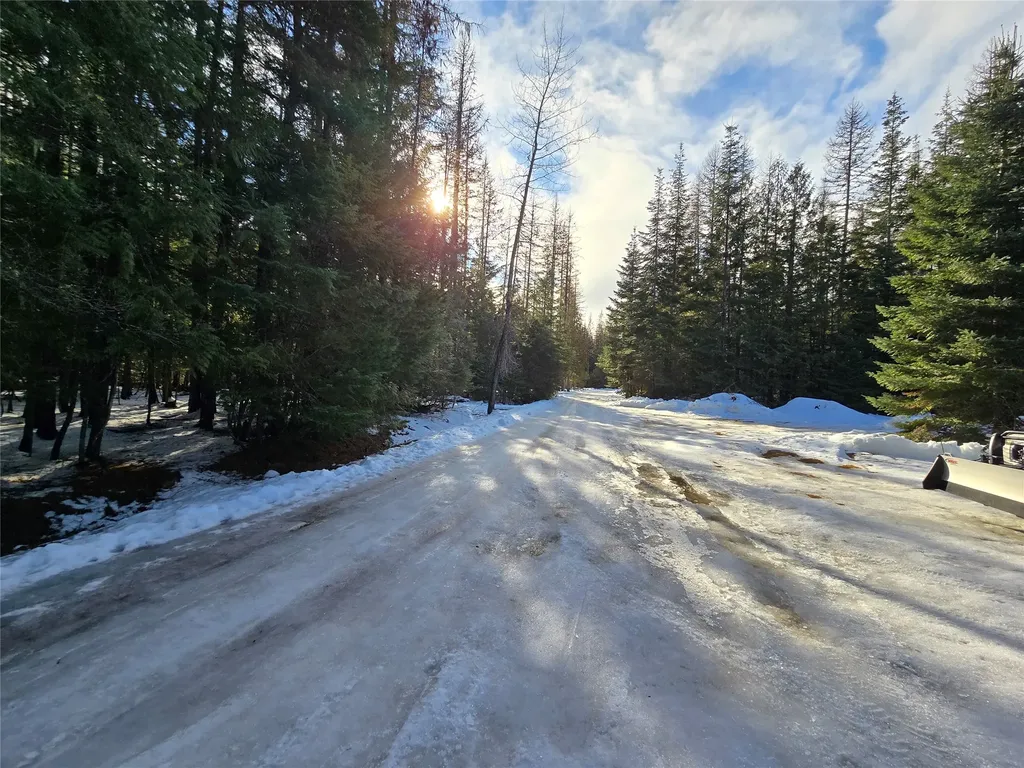 401 Western Larch Lane Yaak MT 59935