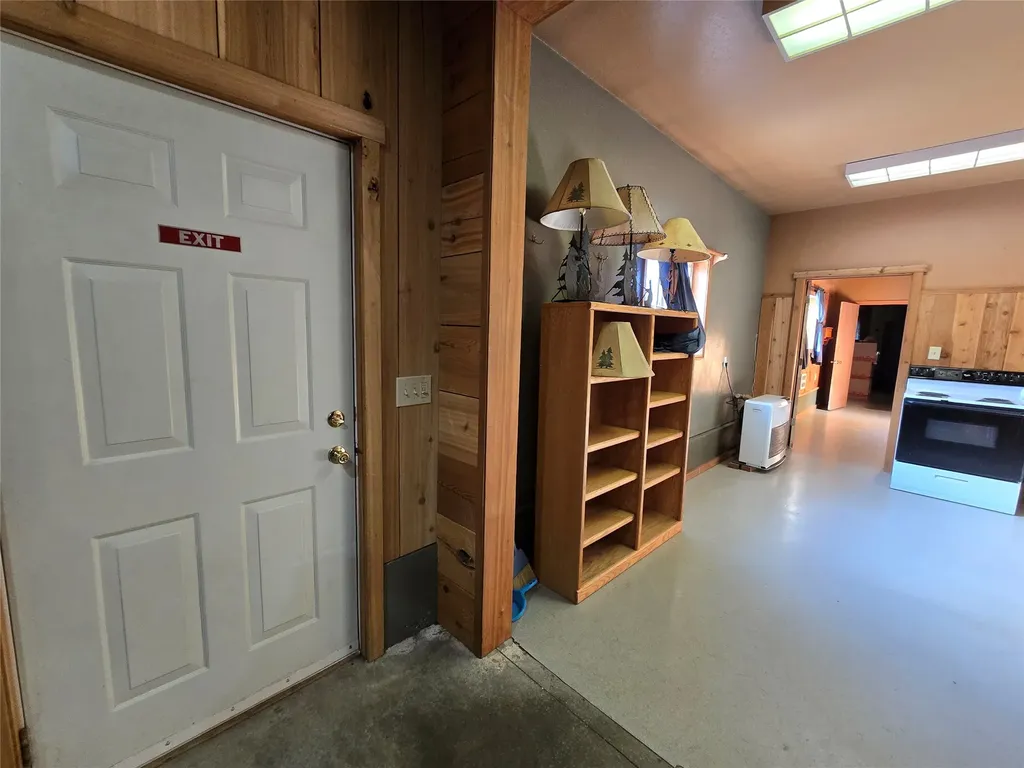 401 Western Larch Lane Yaak MT 59935