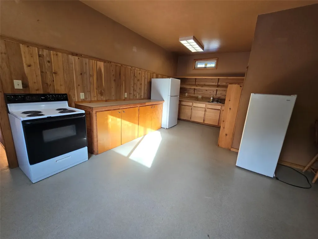 401 Western Larch Lane Yaak MT 59935