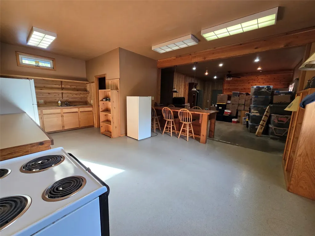 401 Western Larch Lane Yaak MT 59935