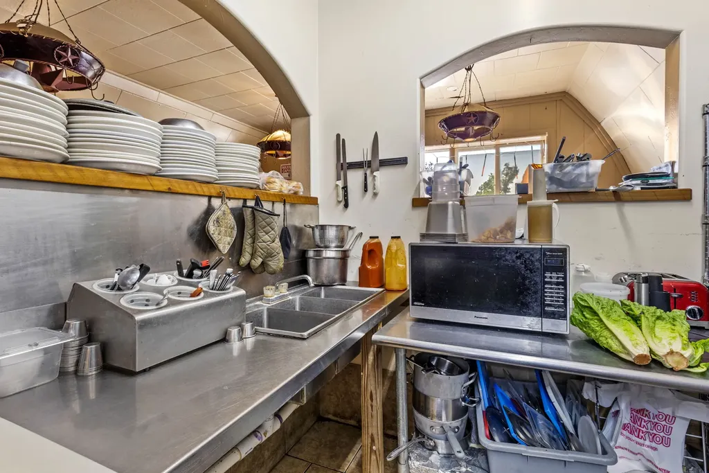 87 Central Avenue Stanford MT 59479
