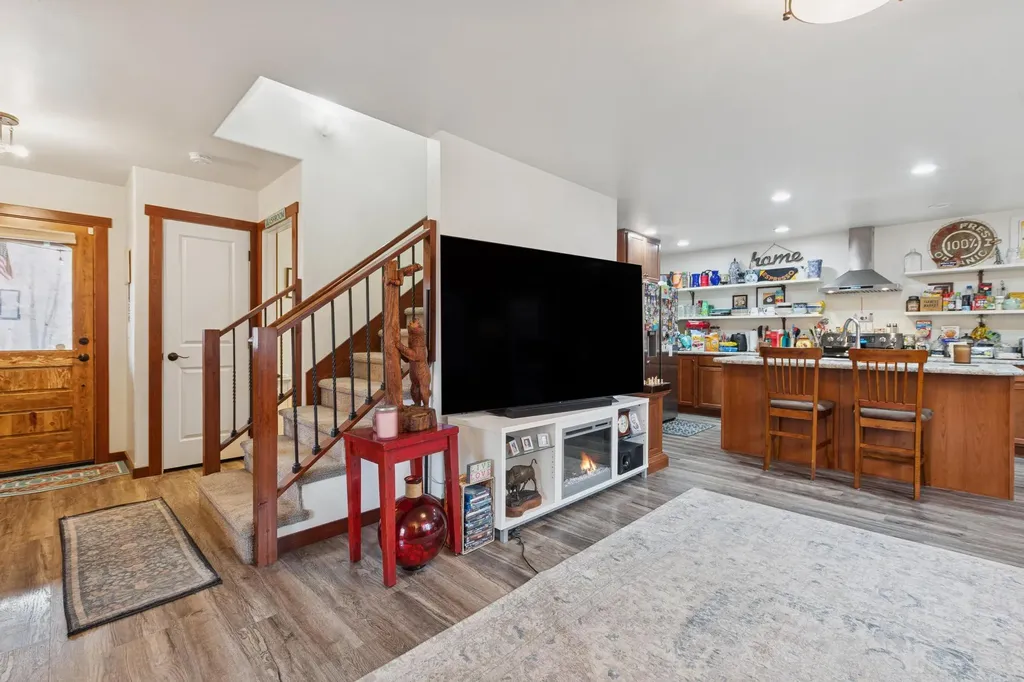 23 Cedar Pointe Loop Columbia Falls MT 59912