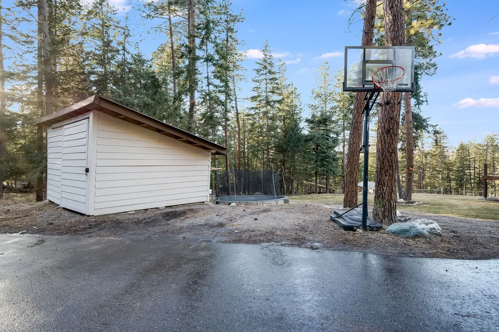 189 High Road Kalispell MT 59901