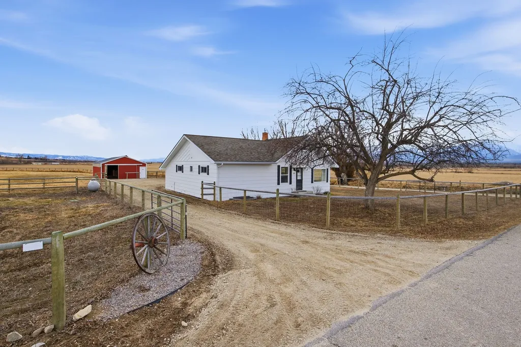 379 N Birch Creek Road Corvallis MT 59828