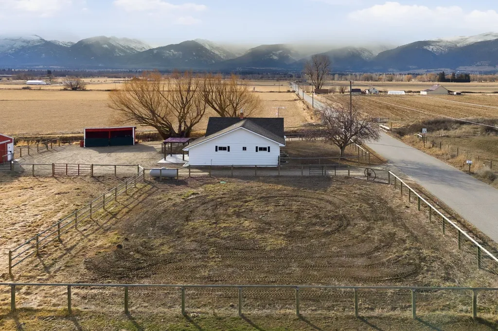 379 N Birch Creek Road Corvallis MT 59828