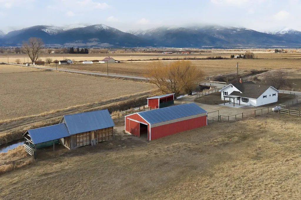 379 N Birch Creek Road Corvallis MT 59828