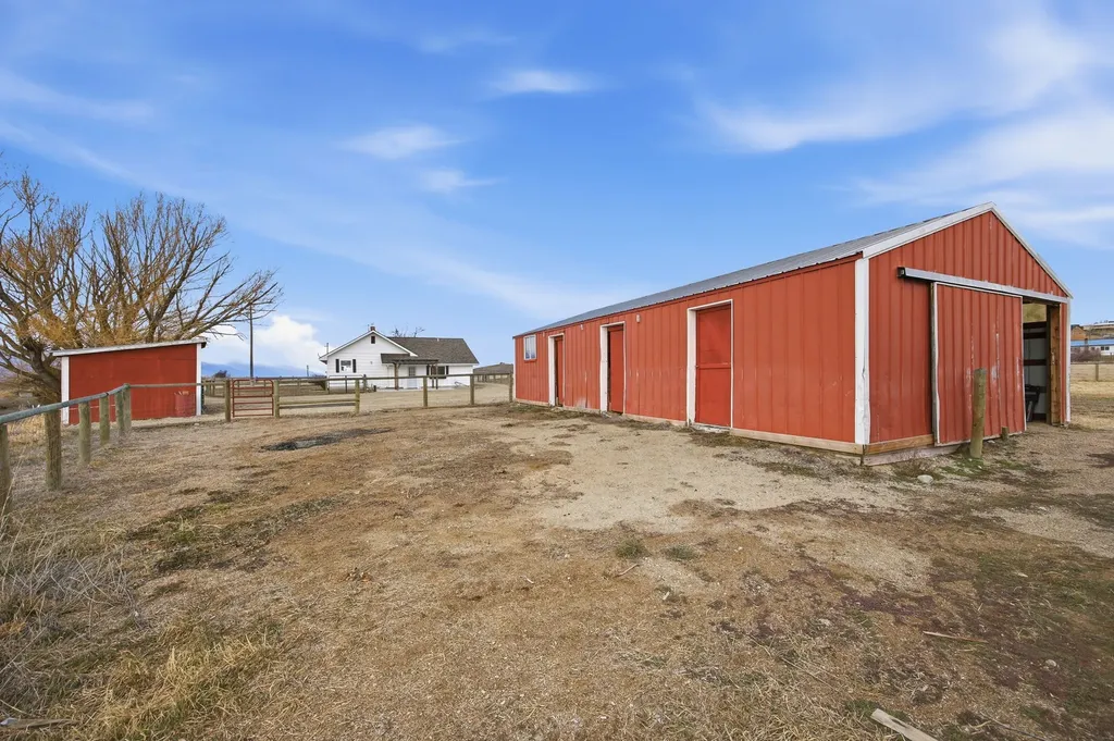 379 N Birch Creek Road Corvallis MT 59828