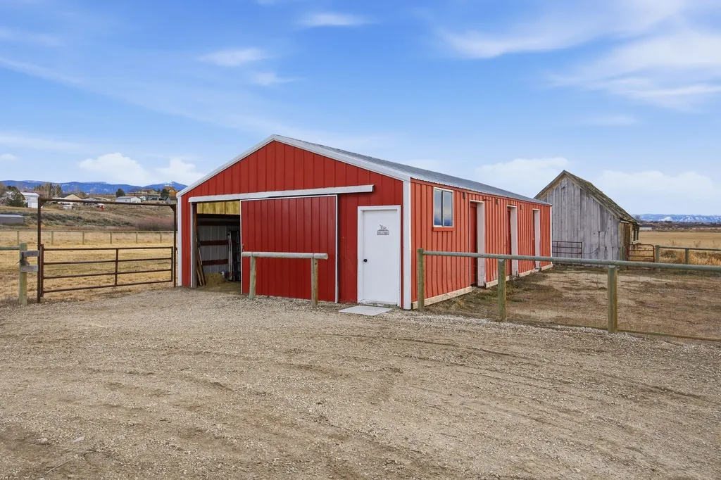 379 N Birch Creek Road Corvallis MT 59828
