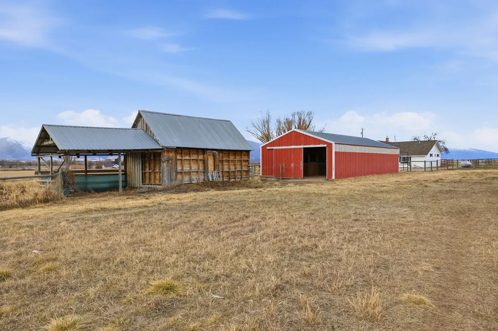 379 N Birch Creek Road Corvallis MT 59828