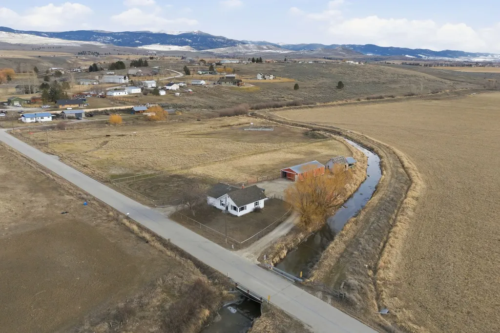 379 N Birch Creek Road Corvallis MT 59828